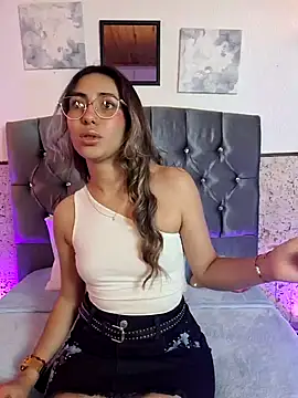 Snapshot of Scarlett_Khan chatting on 01-02-25, 01:49 Scarlett Khan online show from 01-02-25, 01:49