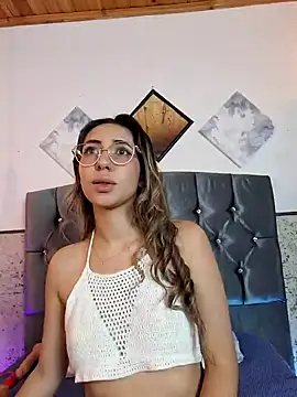 Snapshot of Scarlett_Khan chatting on 01-14-25, 04:15 Scarlett Khan online show from 01-14-25, 04:15