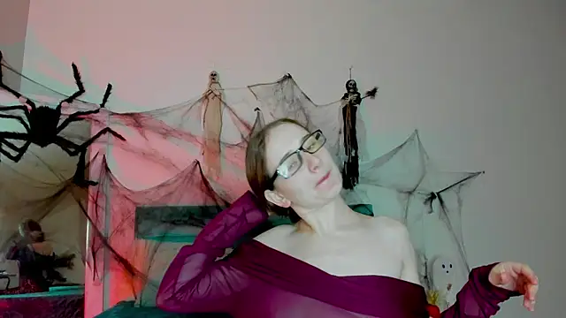 L1ittle kitty  online show from 10-25-25, 05:37