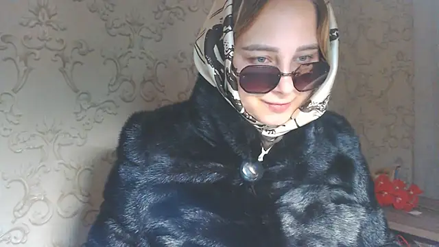 Snapshot of DolphinDreams chatting on 07-15-26, 01:33 DolphinDreams online show from 07-15-26, 01:33