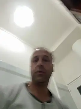 Snapshot of Lecatore80 chatting on 04-28-26, 05:18 Lecatore80 online show from 04-28-26, 05:18