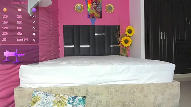 valeria hurtado online show from 03-15-25, 03:07