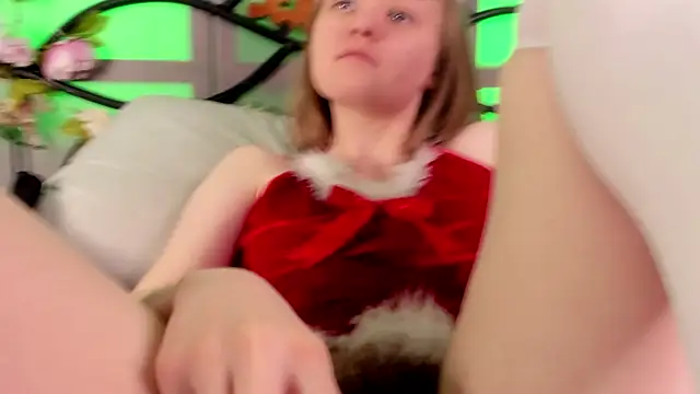 Snapshot of LilianSwall chatting on 12-20-24, 05:51 LilianSwall online show from 12-20-24, 05:51