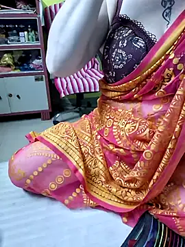 Snapshot of Raja_Ranii chatting on 07-12-26, 12:51 Raja Ranii online show from 07-12-26, 12:51