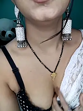 Snapshot of Diamond_queeen chatting on 02-16-25, 12:21 Diamond queeen online show from 02-16-25, 12:21