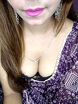 Snapshot of Diamond_queeen chatting on 11-11-25, 09:04 Diamond queeen online show from 11-11-25, 09:04