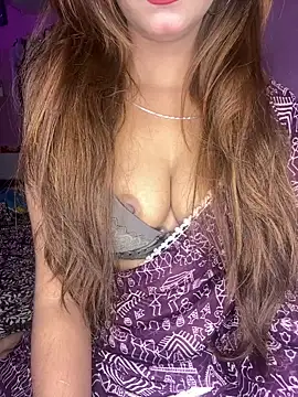 Snapshot of Diamond_queeen chatting on 12-21-25, 09:33 Diamond queeen online show from 12-21-25, 09:33