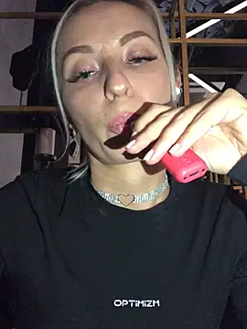 Diamond Bunny  online show from 12-24-24, 06:17