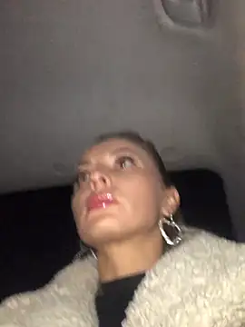 Diamond Bunny  online show from 01-09-25, 02:07