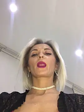 Diamond Bunny  online show from 02-21-25, 05:09