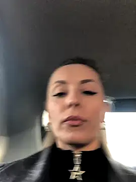 Diamond Bunny  online show from 11-05-25, 01:55