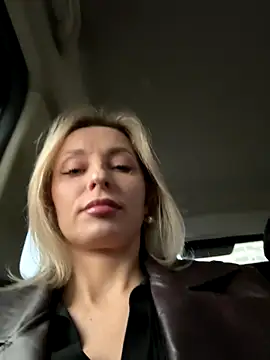 Diamond Bunny  online show from 01-07-26, 01:57