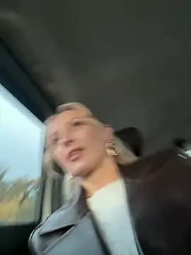 Diamond Bunny  online show from 03-25-26, 03:51