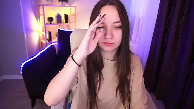 Snapshot of ElysLunar chatting on 01-08-25, 07:03 ElysLunar online show from 01-08-25, 07:03