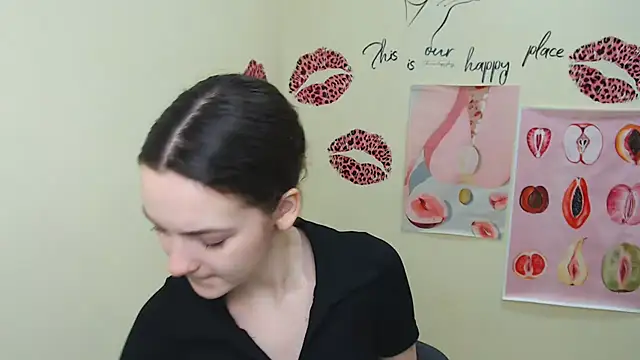  SusieSu  online show from 02-13-25, 07:35