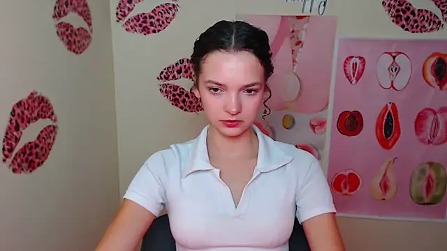  SusieSu  online show from 09-19-25, 06:37