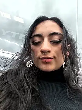 Lila Desiree online show from 04-11-26, 05:28