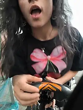 Snapshot of Lila_Desiree chatting on 06-18-26, 10:14 Lila Desiree online show from 06-18-26, 10:14