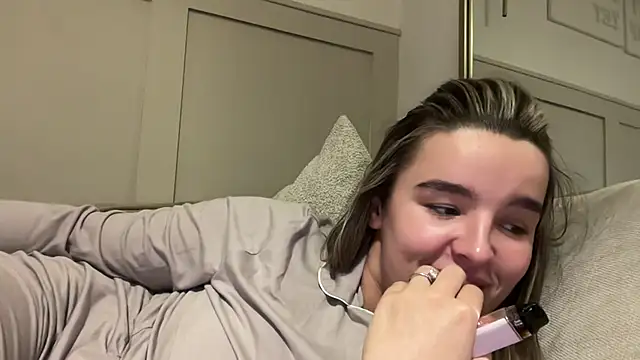 maisiesmithx online show from 11-09-25, 09:02