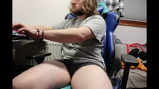 Snapshot of DrownMentallyyy chatting on 01-25-25, 12:27 DrownMentallyyy online show from 01-25-25, 12:27