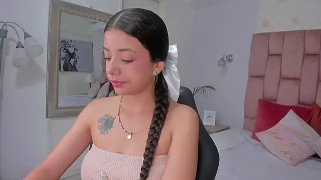 coraltaylor online show from 10-13-25, 01:00