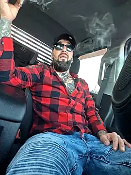 Beardedtattood online show from 11-08-25, 12:27