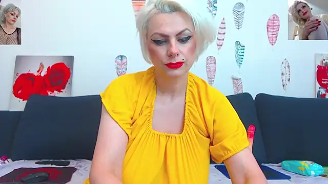 Snapshot of ForeverBarbie_ chatting on 07-10-26, 05:59 ForeverBarbie online show from 07-10-26, 05:59