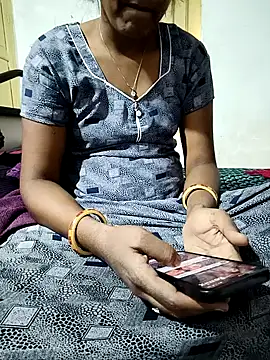 Snapshot of savixxx chatting on 01-02-25, 05:24 savixxx online show from 01-02-25, 05:24