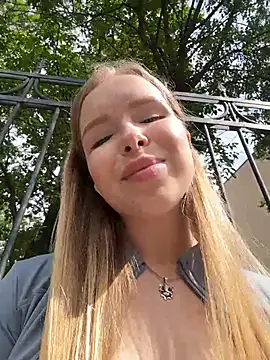 Snapshot of mur_girl chatting on 07-05-26, 12:12 mur girl online show from 07-05-26, 12:12