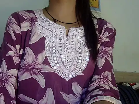 Snapshot of MAAYRA_09 chatting on 02-17-26, 03:19 MAAYRA 09 online show from 02-17-26, 03:19