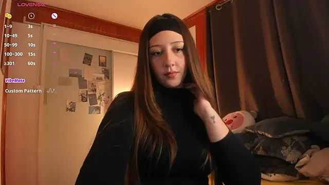 Snapshot of HeyTati chatting on 05-30-26, 01:35 HeyTati online show from 05-30-26, 01:35