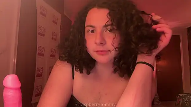 Snapshot of RaspberryTommyFTM chatting on 10-29-25, 02:58 RaspberryTommyFTM online show from 10-29-25, 02:58