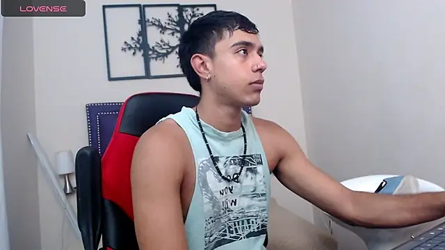 karlgiles  online show from 12-01-24, 07:47