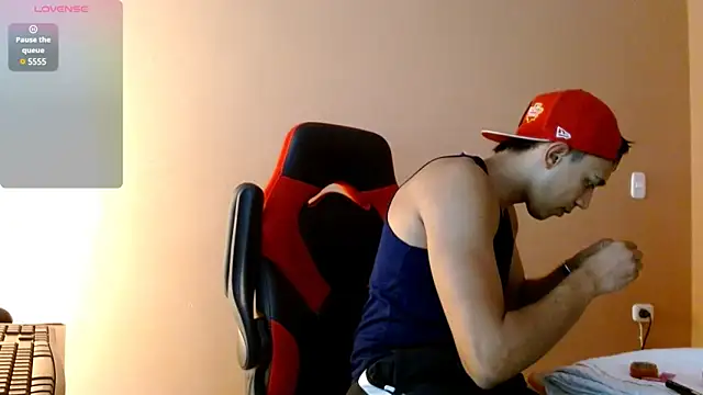 karlgiles  online show from 01-10-25, 07:00