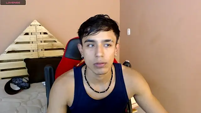 karlgiles  online show from 02-21-25, 06:15