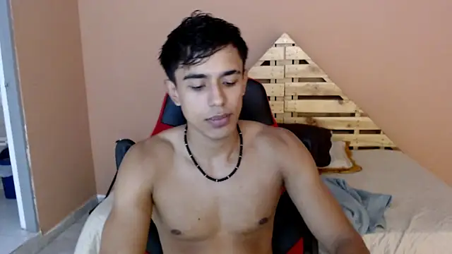 karlgiles  online show from 02-22-25, 06:41