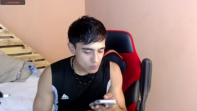 karlgiles  online show from 02-26-25, 06:00