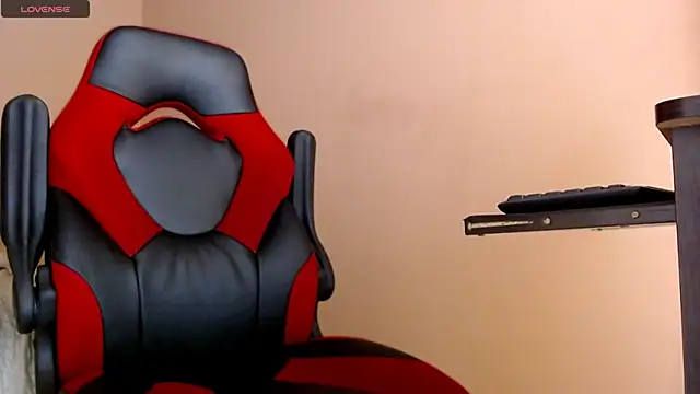 karlgiles  online show from 03-10-25, 06:56