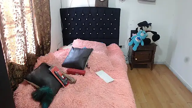 Julieta jonesss online show from 01-15-25, 08:16