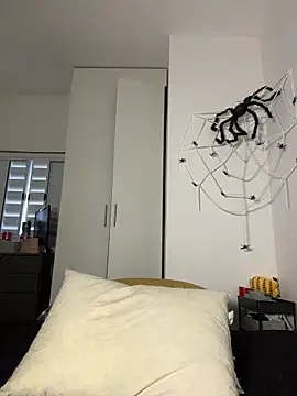 AgnesCampp online show from 12-04-25, 07:11