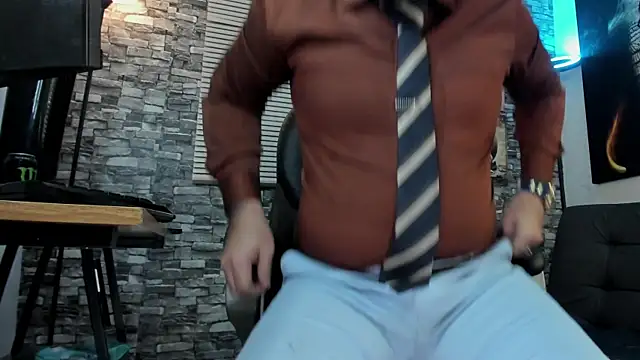 Snapshot of Ethan_Castellano chatting on 06-16-26, 09:50 Ethan Castellano online show from 06-16-26, 09:50