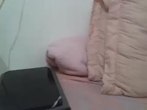 Snapshot of samanta0033 chatting on 01-06-25, 04:02 samanta0033 online show from 01-06-25, 04:02