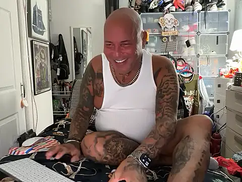 joeytatts66 online show from 10-25-25, 04:20