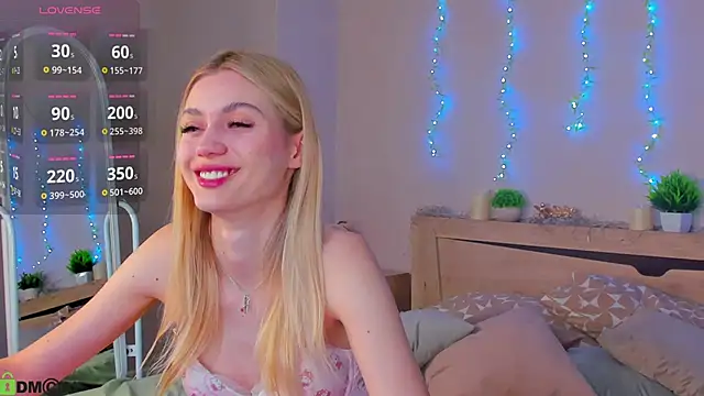 Snapshot of Cherry_Price chatting on 05-18-26, 11:32 Cherry Price online show from 05-18-26, 11:32