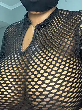 Snapshot of blackshortzbarbie chatting on 03-17-25, 09:23 blackshortzbarbie online show from 03-17-25, 09:23