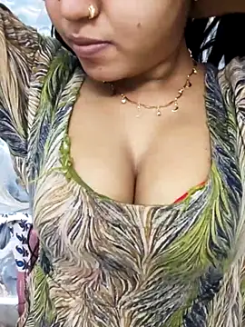 Snapshot of Sania-Love chatting on 02-10-26, 10:03 Sania-Love online show from 02-10-26, 10:03