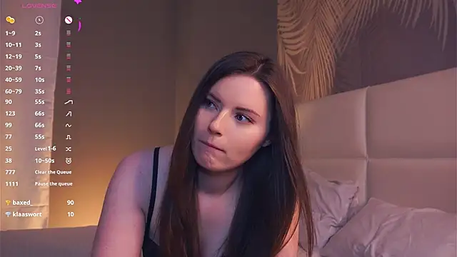 LoraDevon online show from 01-26-25, 07:09