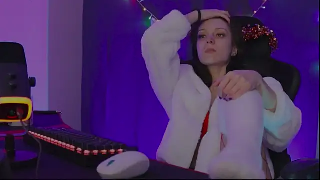 Snapshot of Kathleen_Meow chatting on 12-25-24, 09:24 Kathleen Meow online show from 12-25-24, 09:24