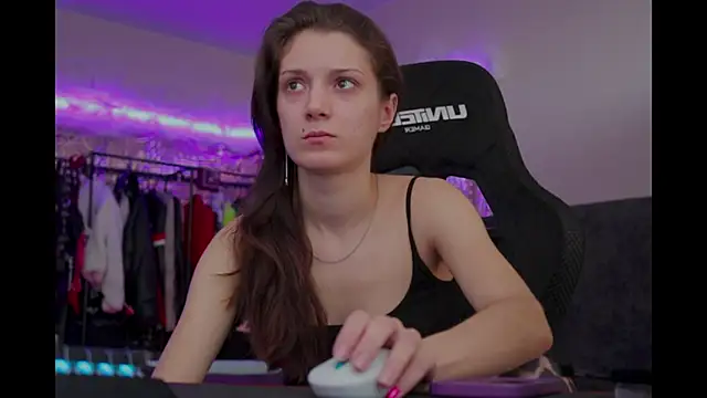 Snapshot of Kathleen_Meow chatting on 09-23-25, 06:16 Kathleen Meow online show from 09-23-25, 06:16