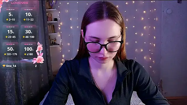 Snapshot of Miya_Mark chatting on 03-04-25, 02:32 Miya Mark online show from 03-04-25, 02:32